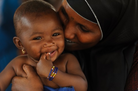 monther-and-infant-in-niamey-centre Mother and six month old infant in Niamey Centre