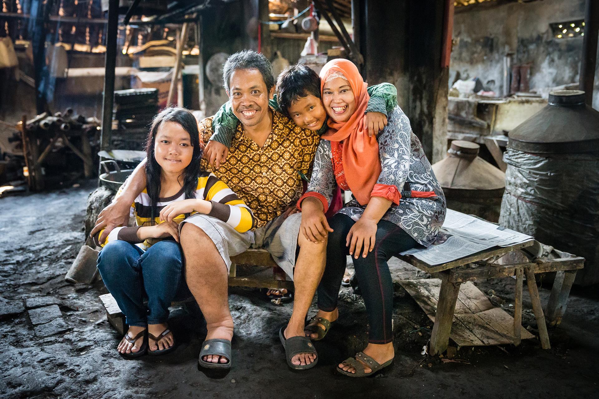 Mobilizing the World to Defeat Neglected Tropical Diseases Mobilizing the World to Defeat Neglected Tropical Diseases