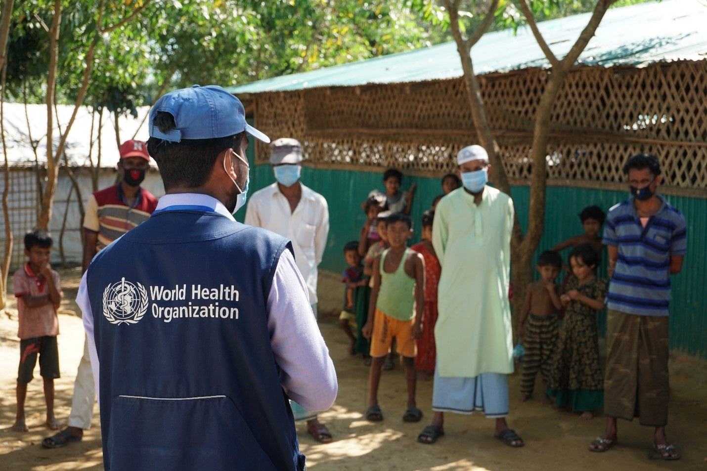 WHO Field Assistant conducting a TB awareness session for Rohingya men and boys in Ukhiya, Cox’s Bazar WHO Bangladesh/Tatiana Almeida